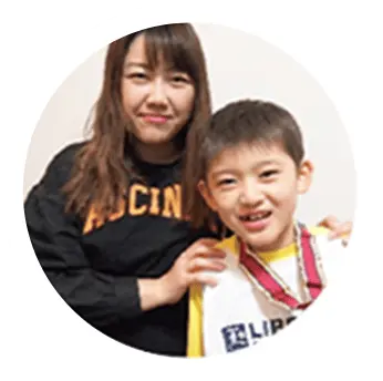 保護者さまと子どもの画像